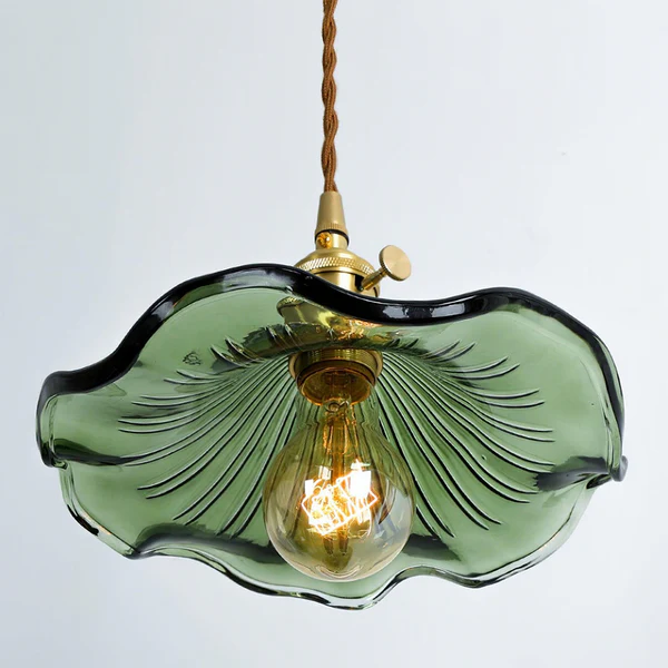 Stylowa lampa w kształcie kwiatu hibiskusa