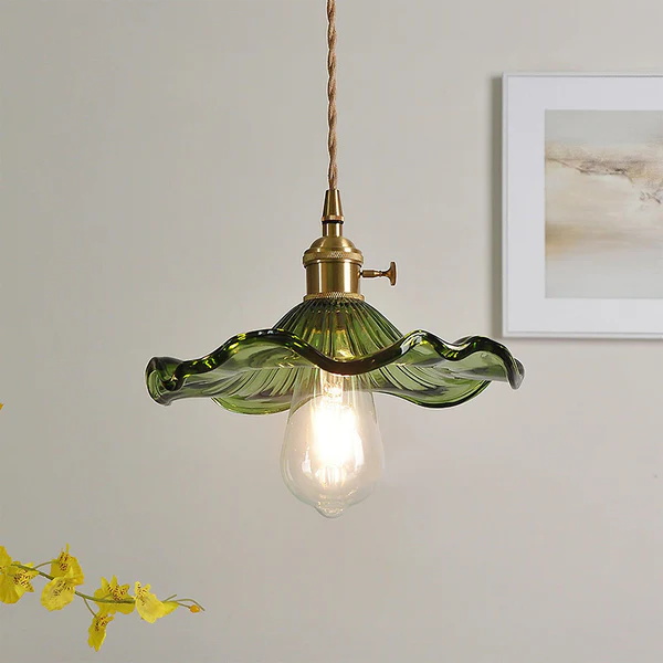 Stylowa lampa w kształcie kwiatu hibiskusa