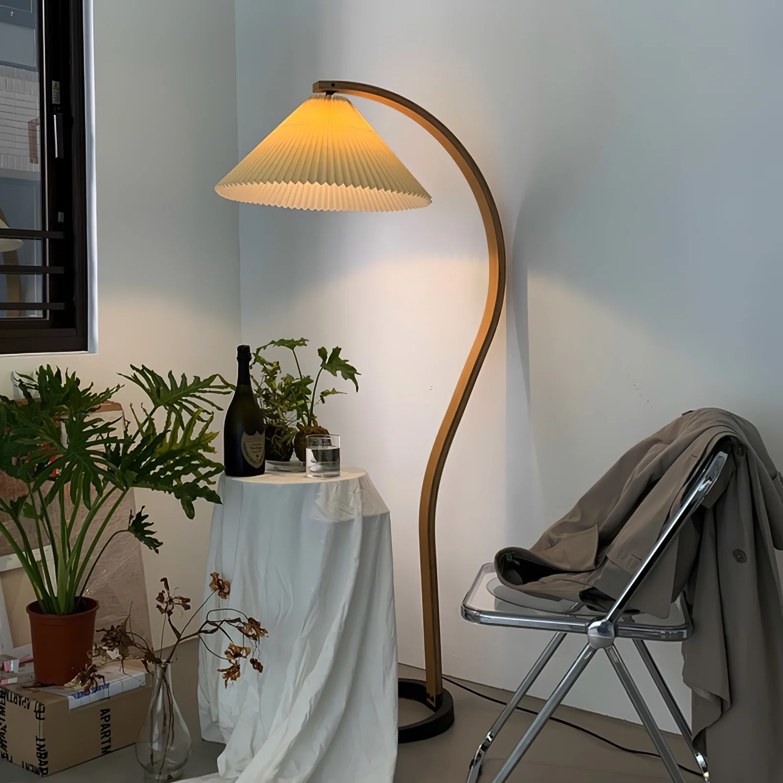 Lampa podłogowa Caprani