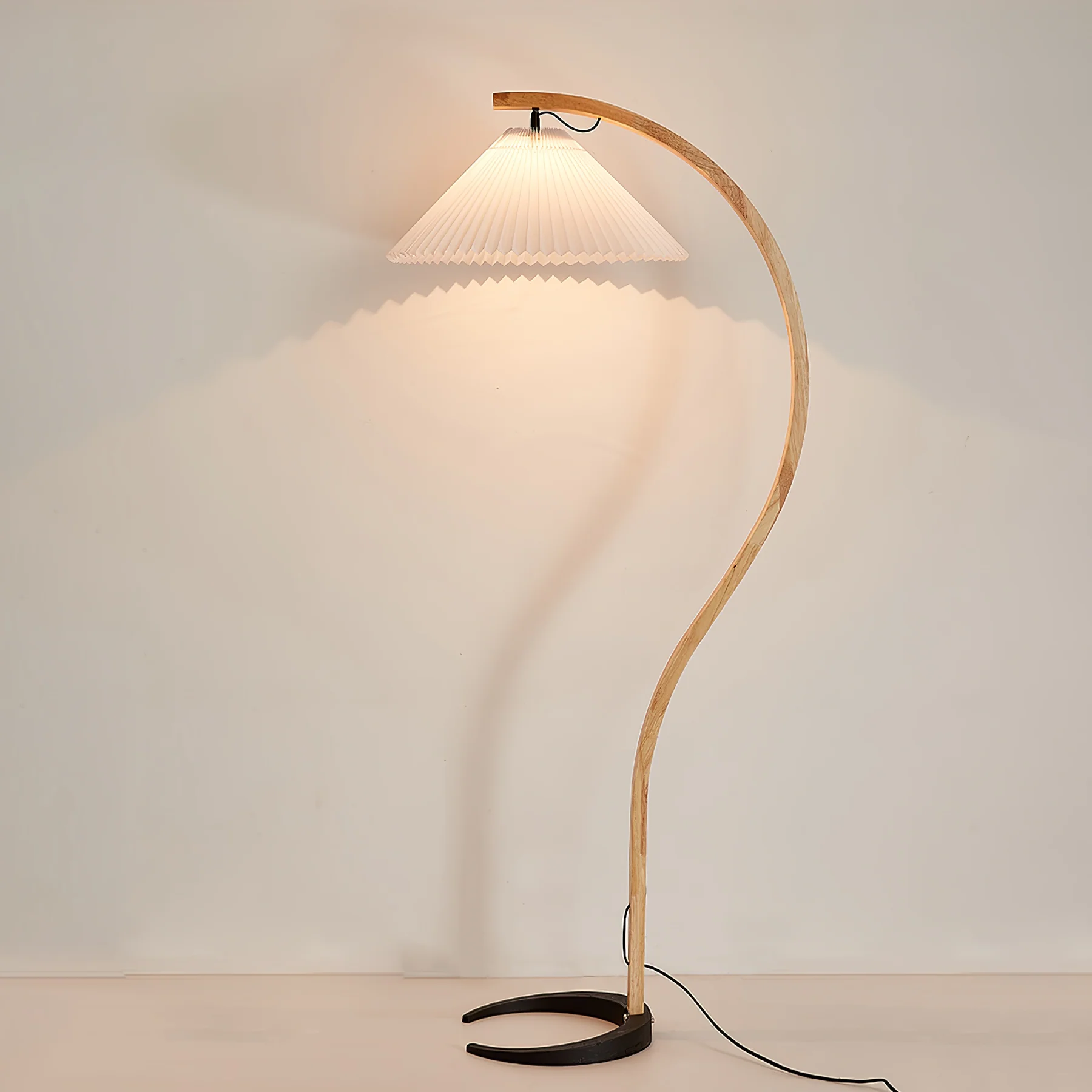 Lampa podłogowa Caprani