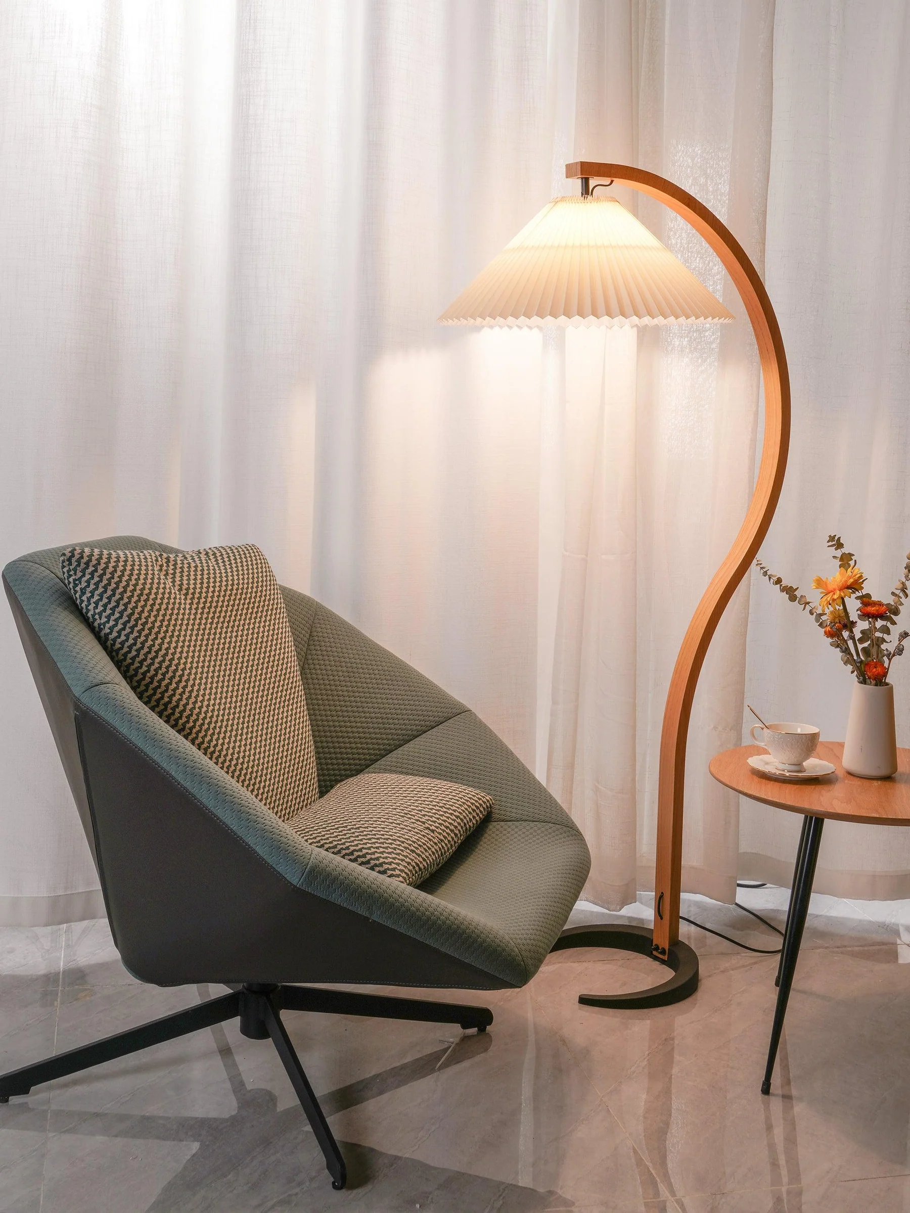 Lampa podłogowa Caprani