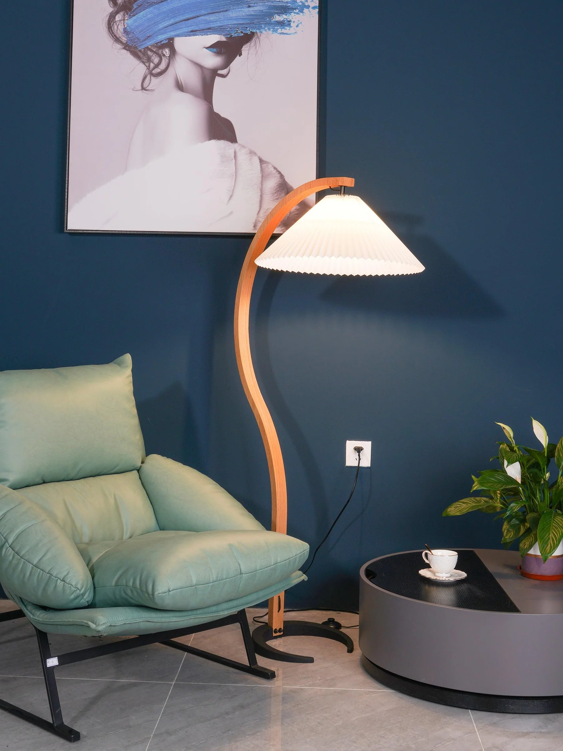 Lampa podłogowa Caprani