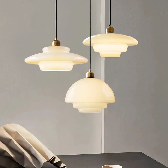 Biała lampa wisząca z połowy wieku