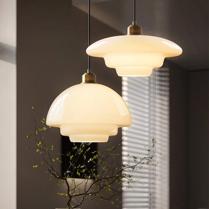Biała lampa wisząca z połowy wieku