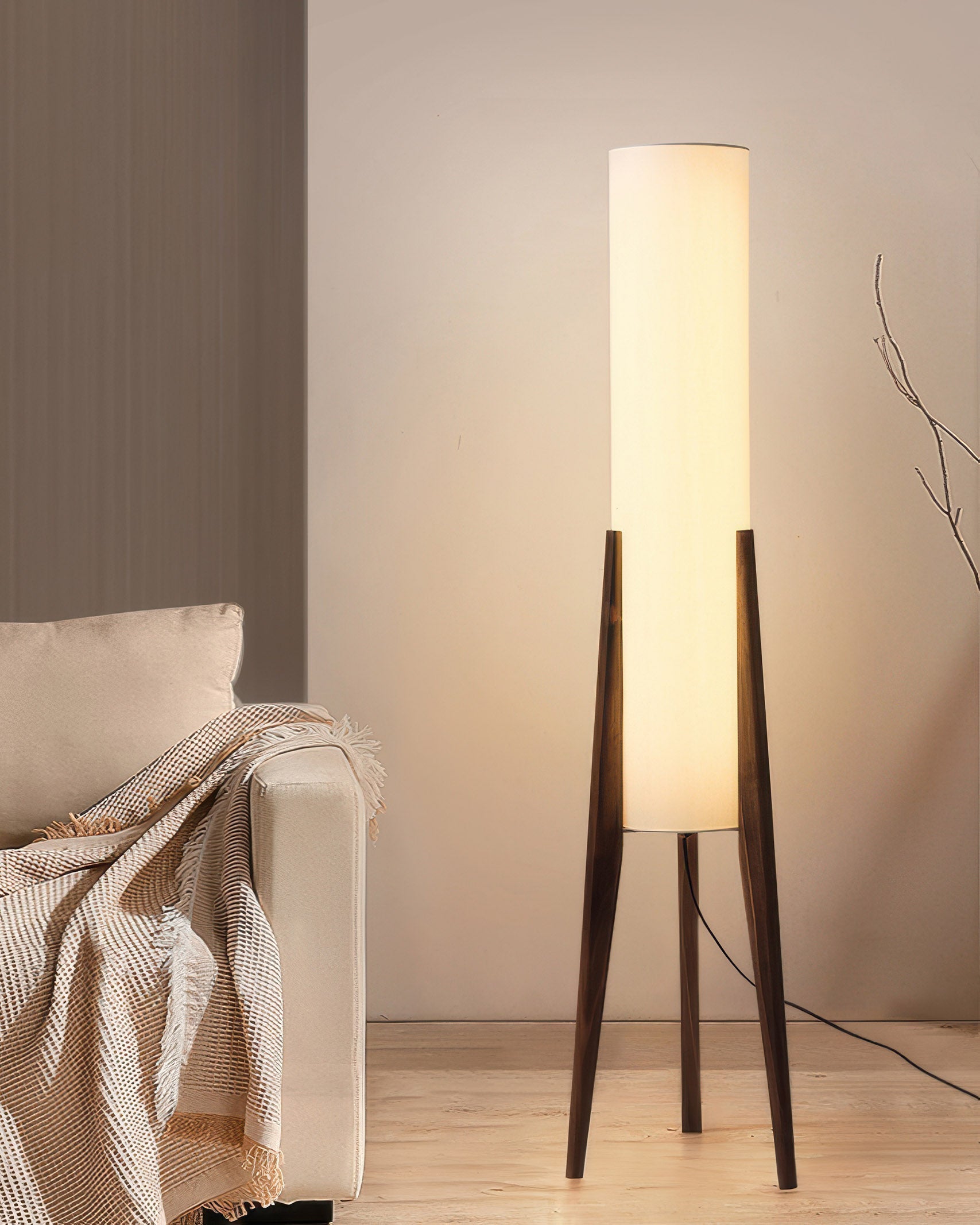 Lampa podłogowa z litego drewna orzechowego Lampa artystyczna