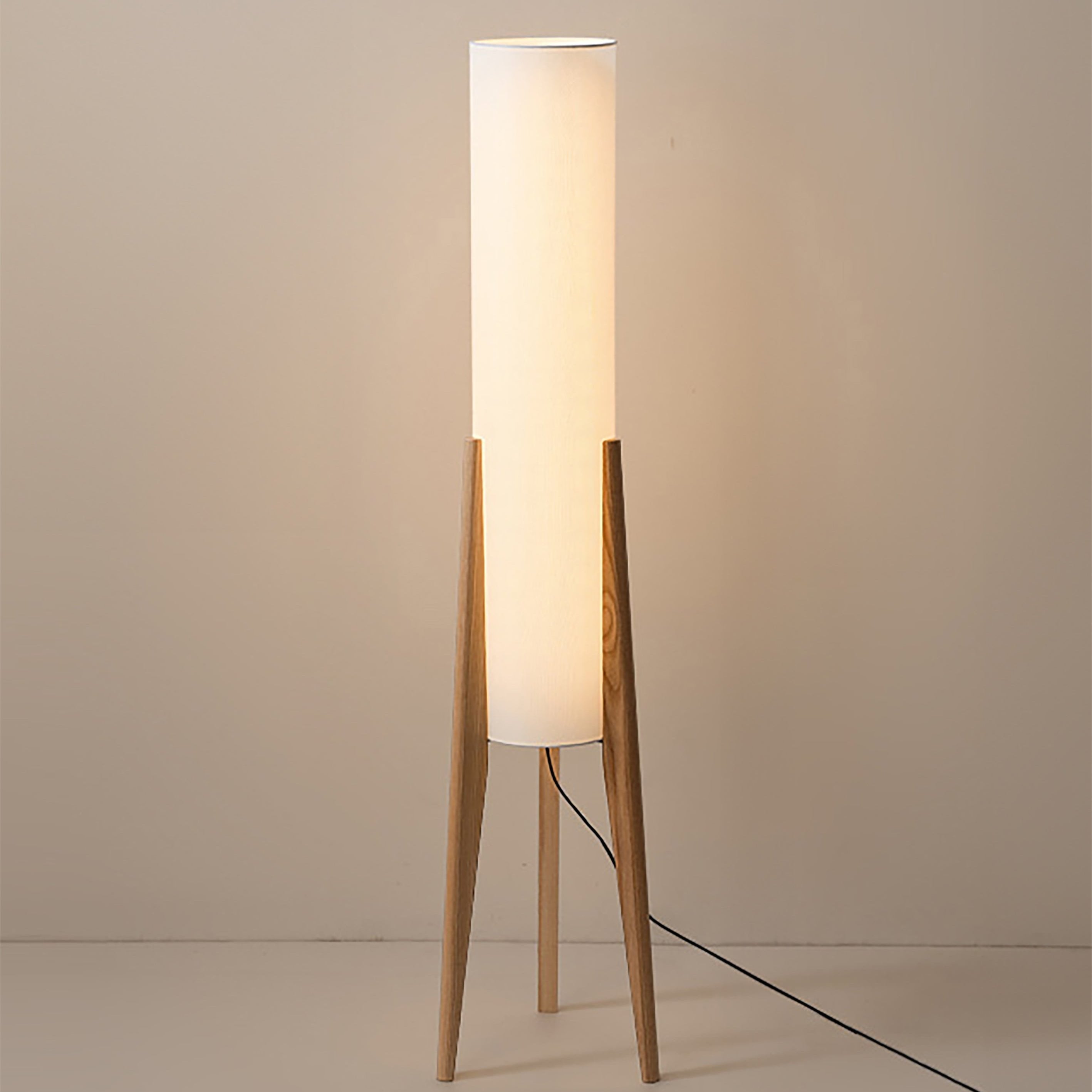 Lampa podłogowa z litego drewna orzechowego Lampa artystyczna