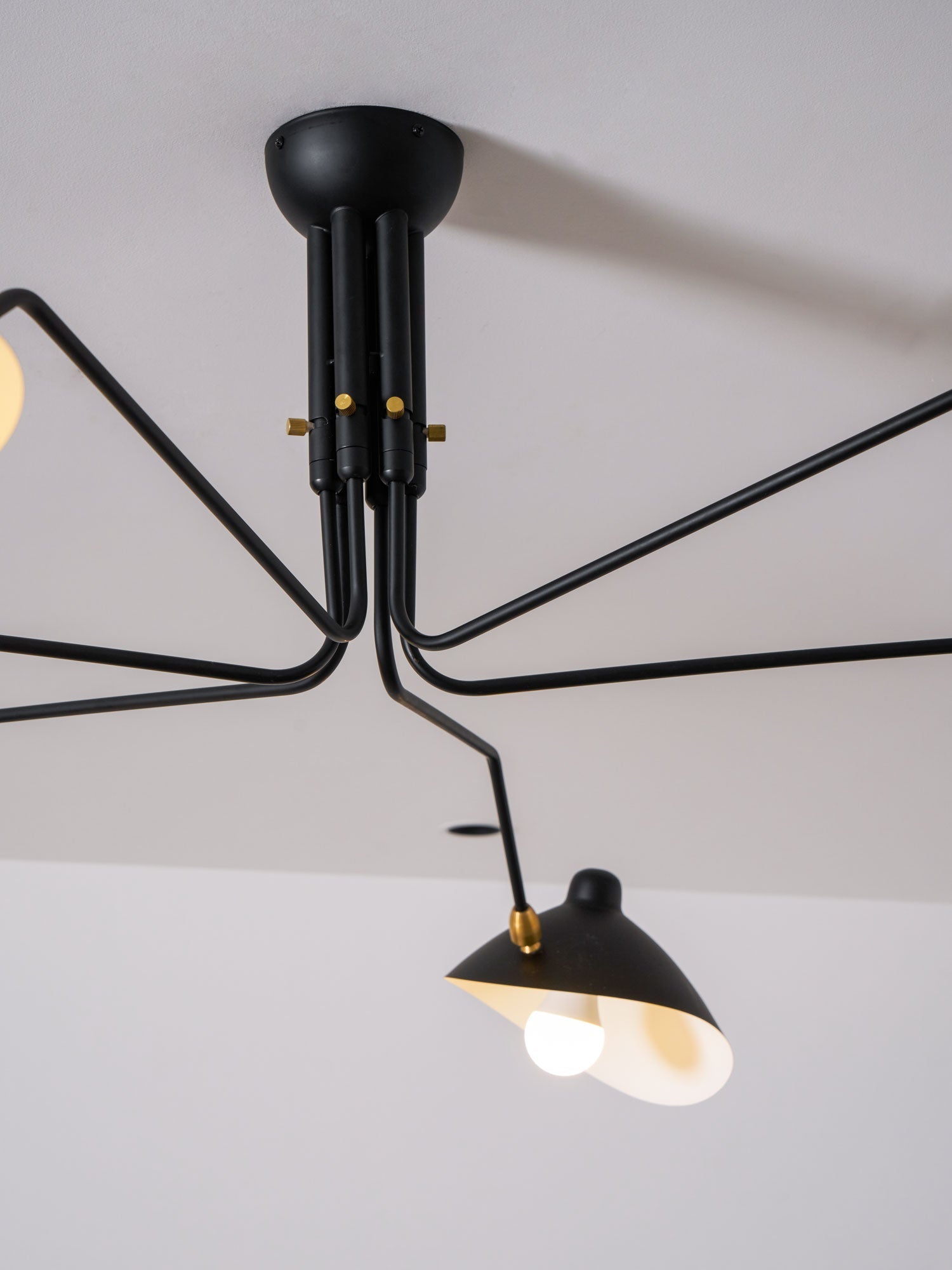 Lampa sufitowa Serge Mouille