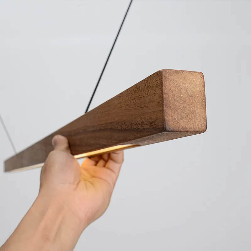 Lampa wisząca z drewna